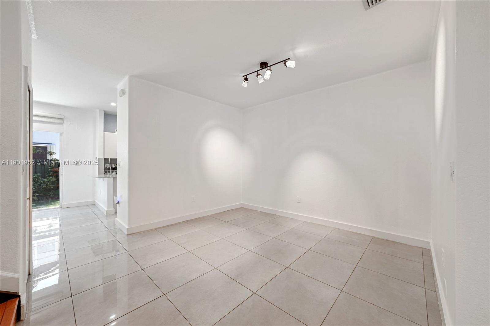 DORAL ISLES NORTH SEC TWO - Residential