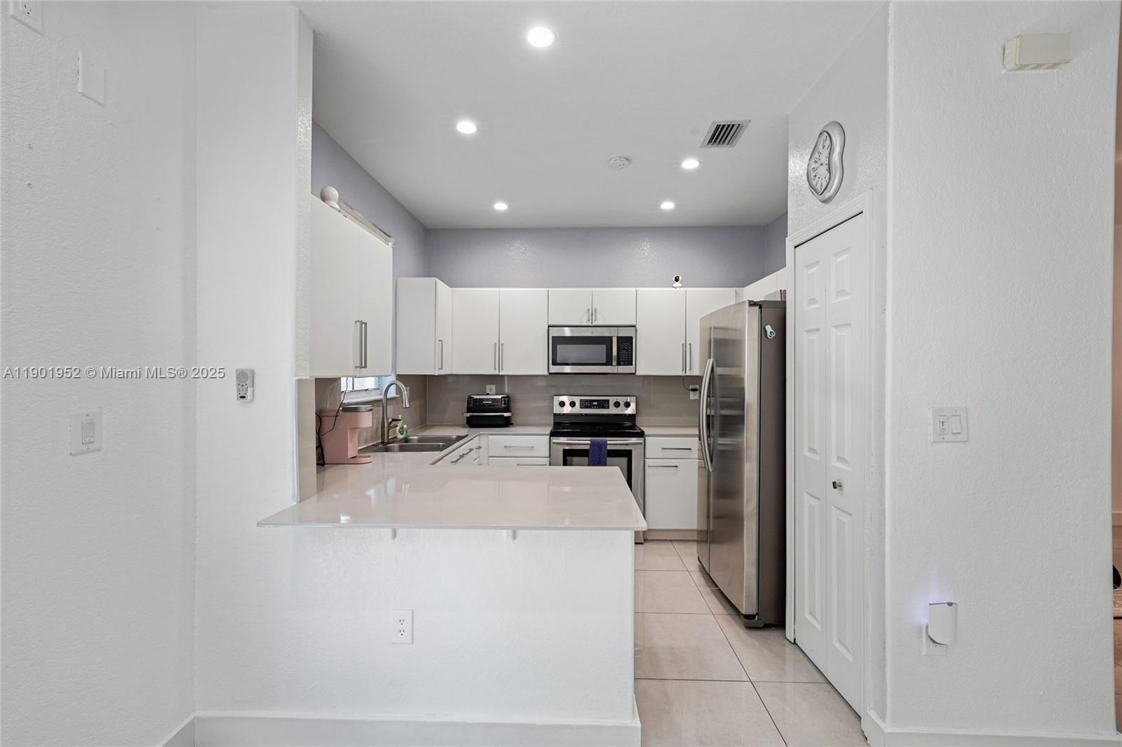 DORAL ISLES NORTH SEC TWO - Residential