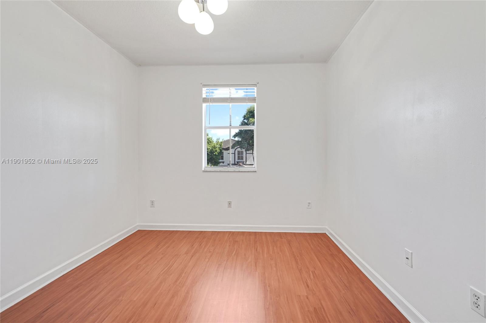 DORAL ISLES NORTH SEC TWO - Residential