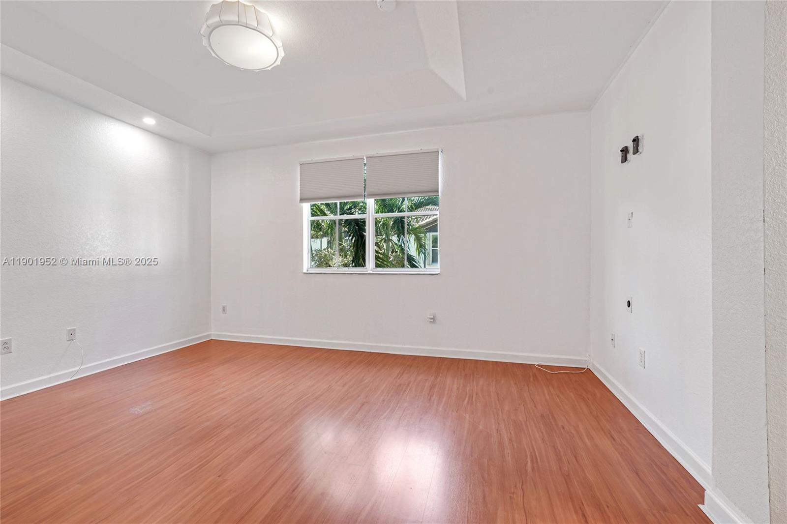 DORAL ISLES NORTH SEC TWO - Residential