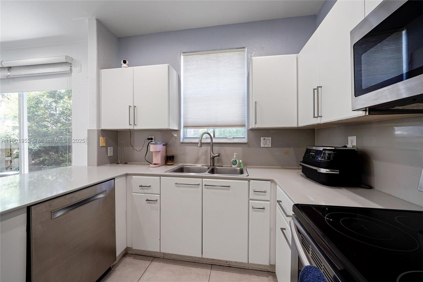 DORAL ISLES NORTH SEC TWO - Residential