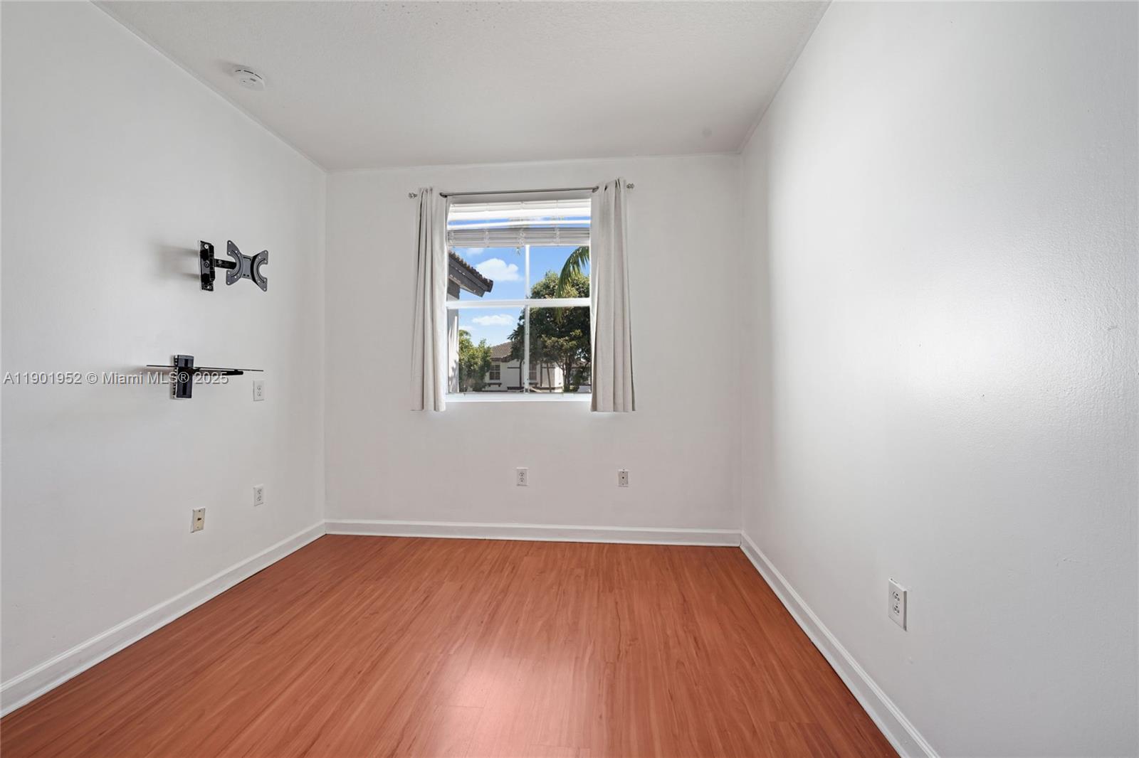 DORAL ISLES NORTH SEC TWO - Residential