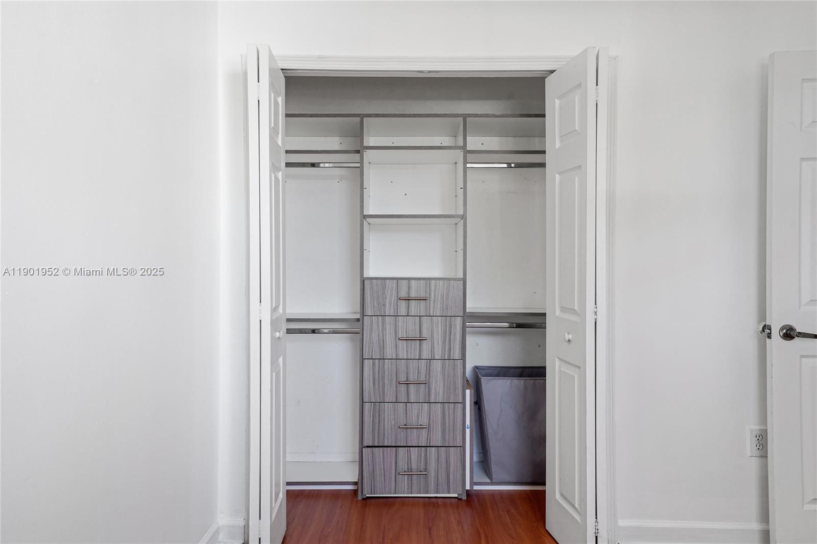 DORAL ISLES NORTH SEC TWO - Residential