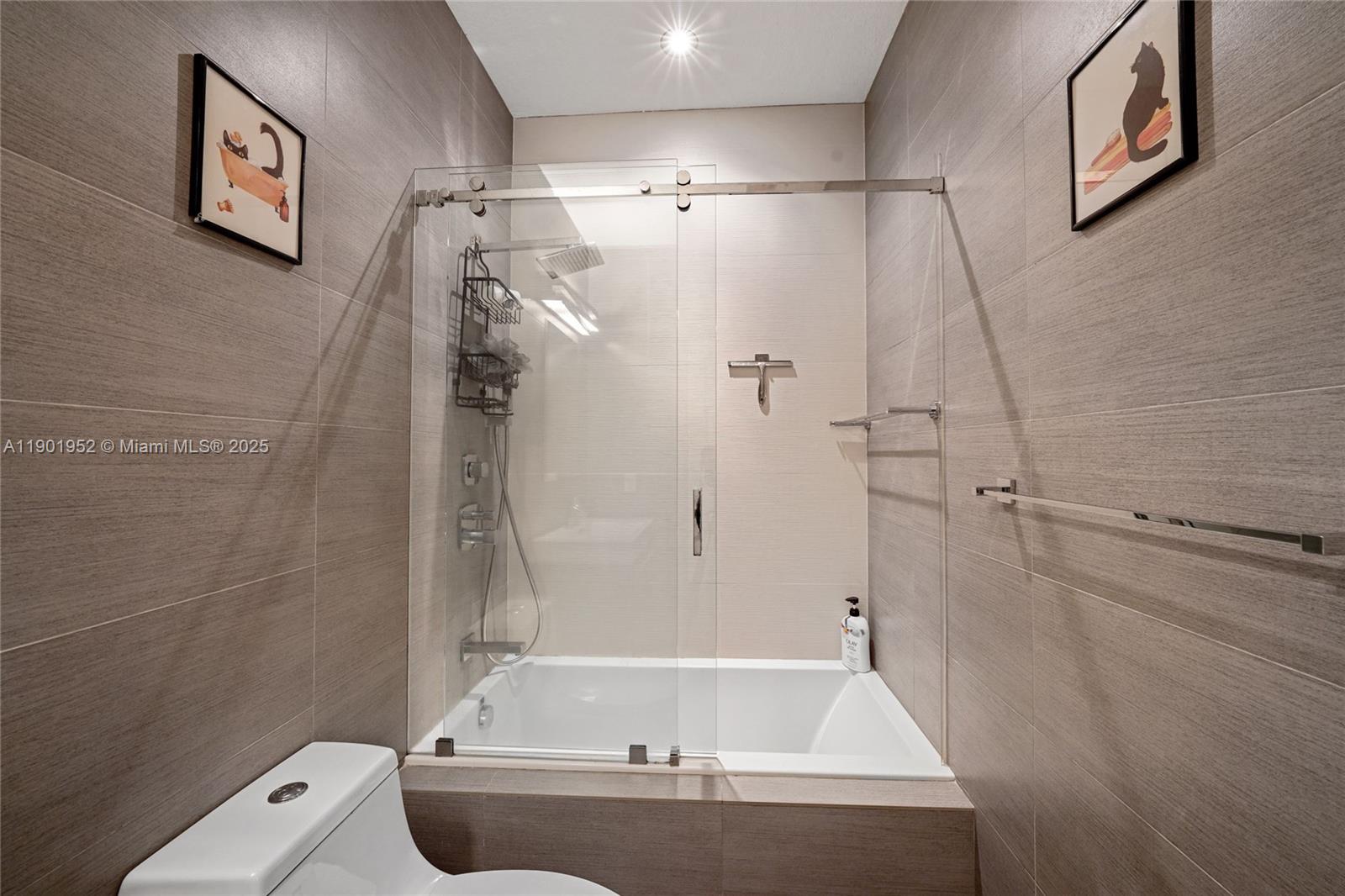 DORAL ISLES NORTH SEC TWO - Residential