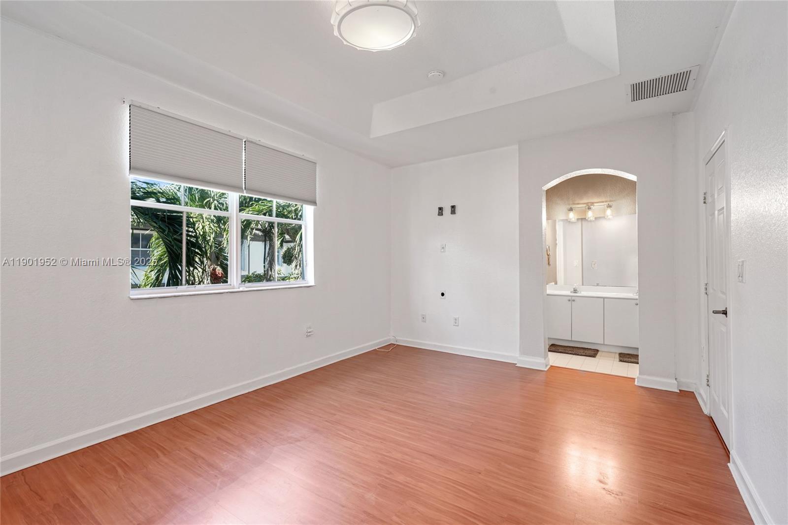 DORAL ISLES NORTH SEC TWO - Residential