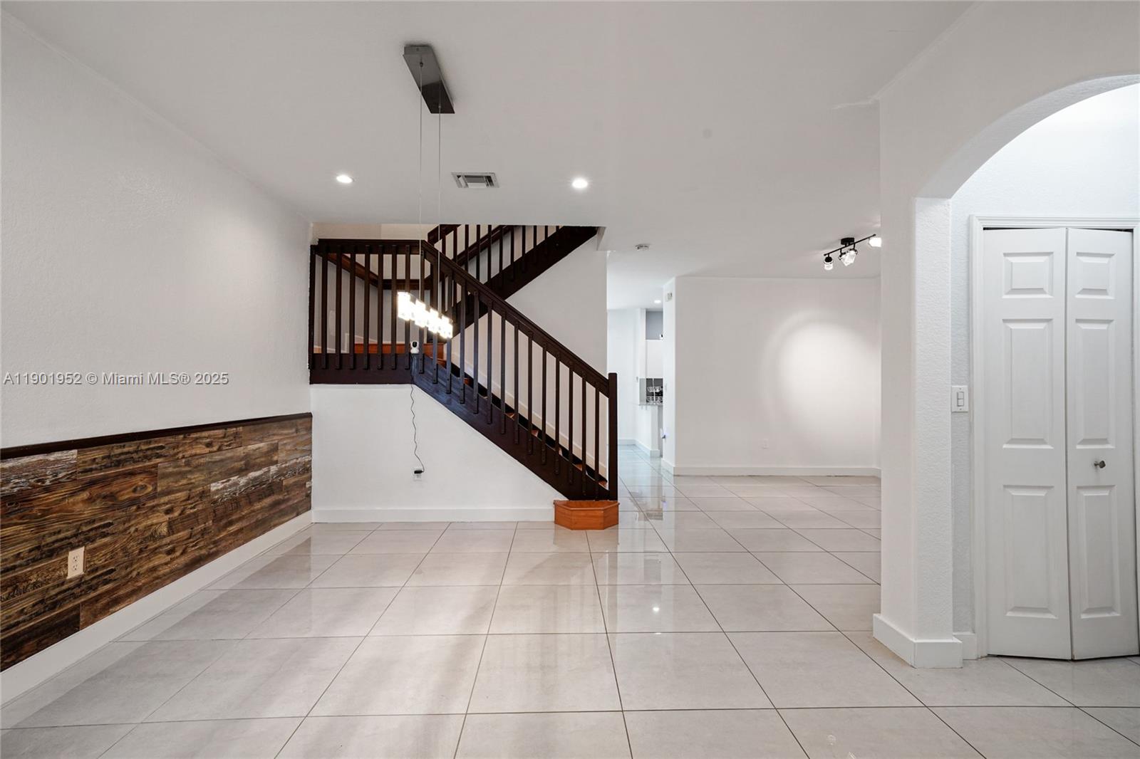 DORAL ISLES NORTH SEC TWO - Residential