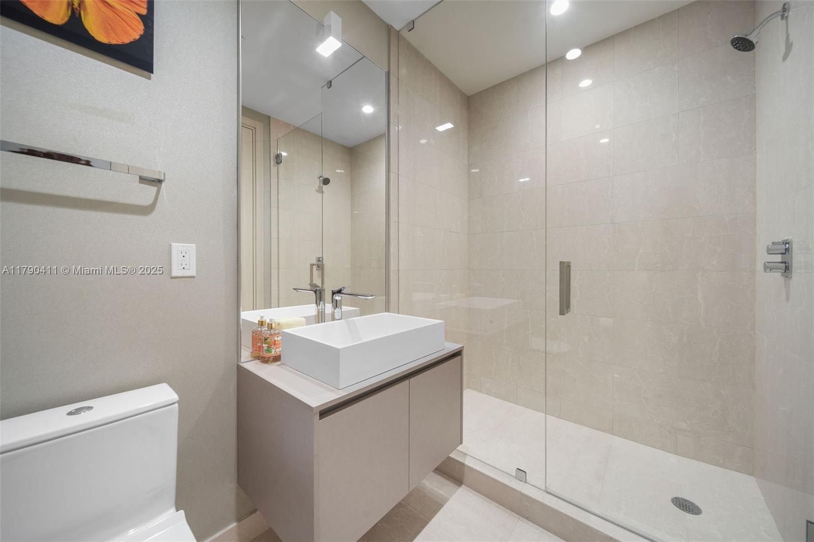 BRICKELL FLATIRON CONDO - Residential