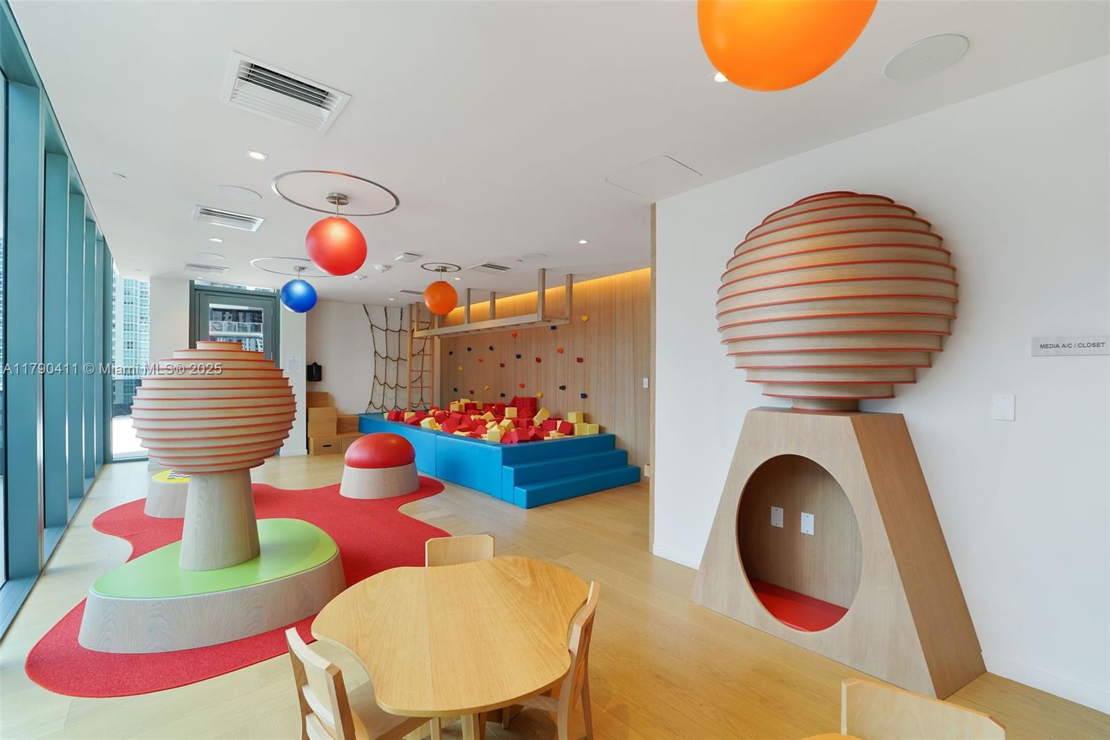 BRICKELL FLATIRON CONDO - Residential