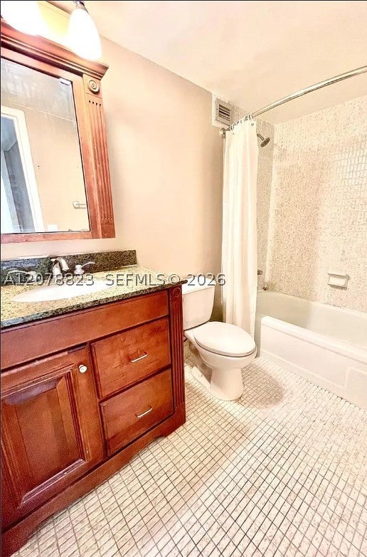 501 Three Islands Blvd 214