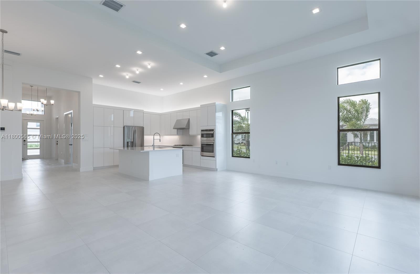 AVENIR POD - Residential Lease