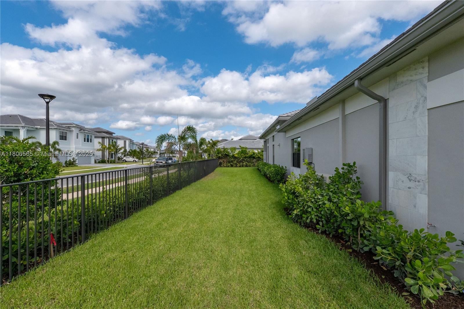 AVENIR POD - Residential Lease