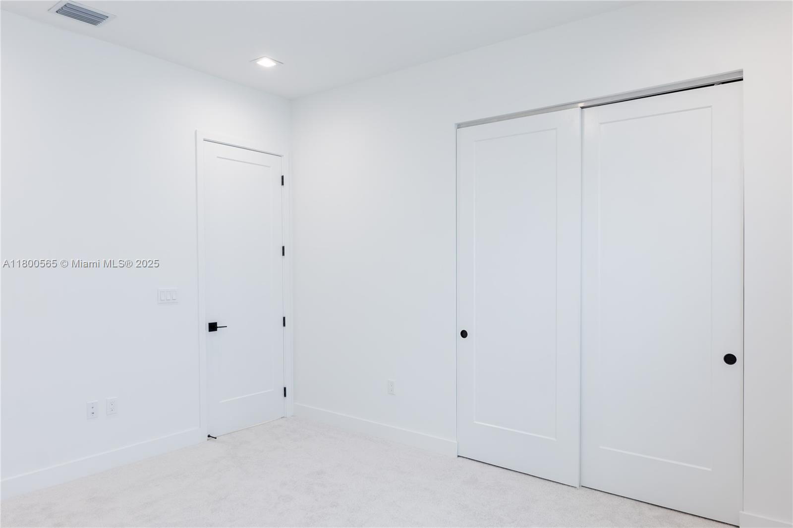 AVENIR POD - Residential Lease