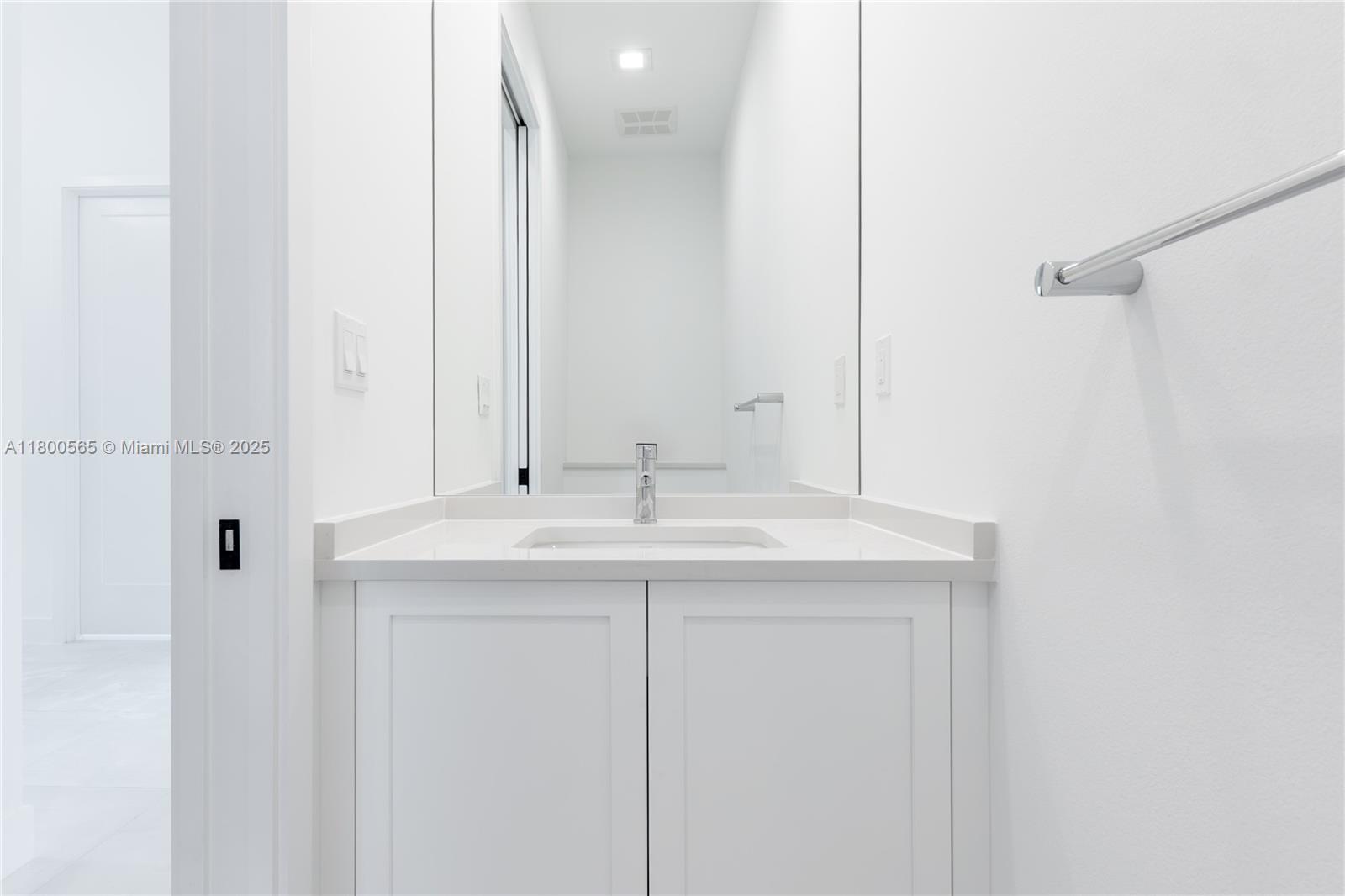 AVENIR POD - Residential Lease