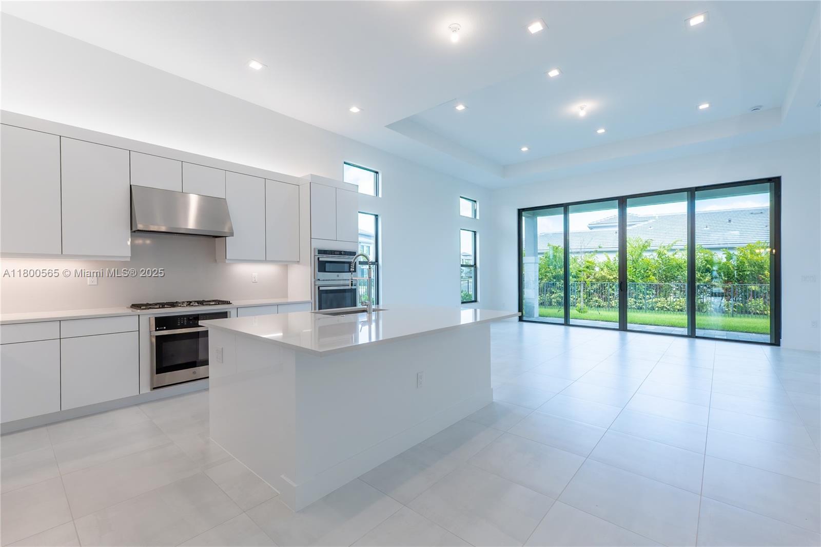AVENIR POD - Residential Lease