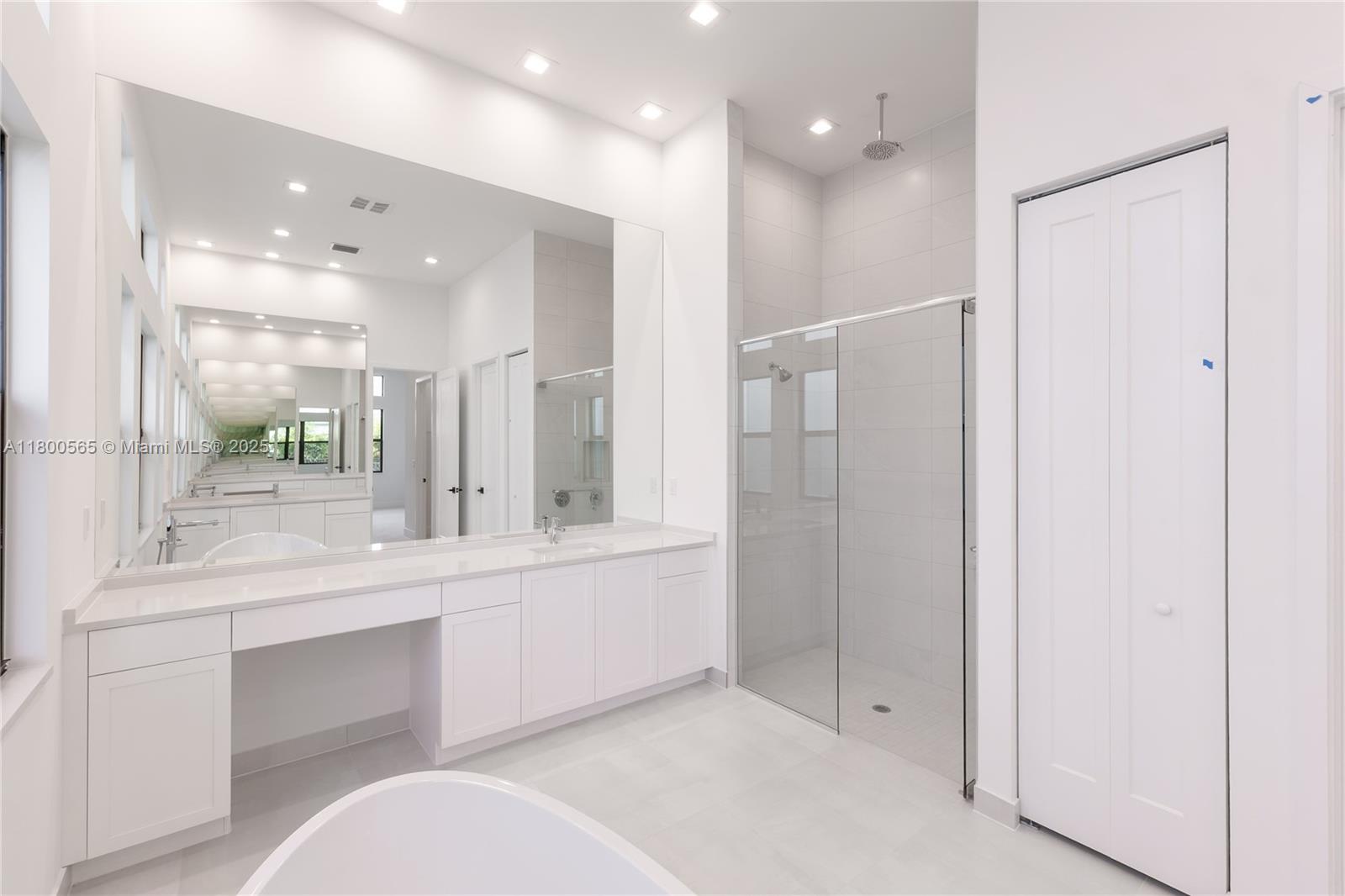 AVENIR POD - Residential Lease