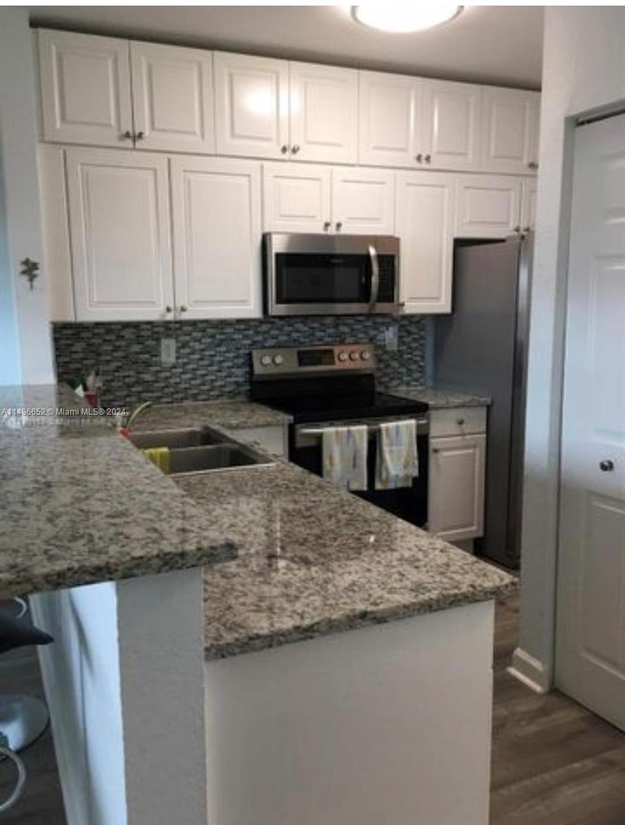 VILLAS AT CARMEL CONDO NO - Residential Lease