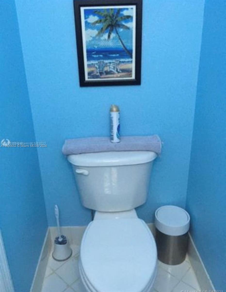 VILLAS AT CARMEL CONDO NO - Residential Lease