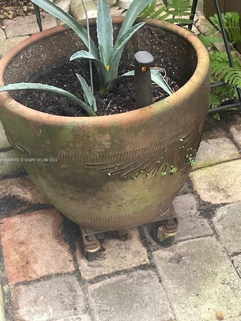 VILLAS AT CARMEL CONDO NO - Residential Lease