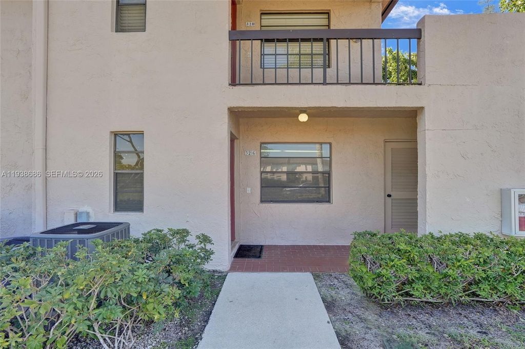 Photo of 9280 Vista Del Lago #G, Boca Raton, FL 33428 (MLS # A11938686)