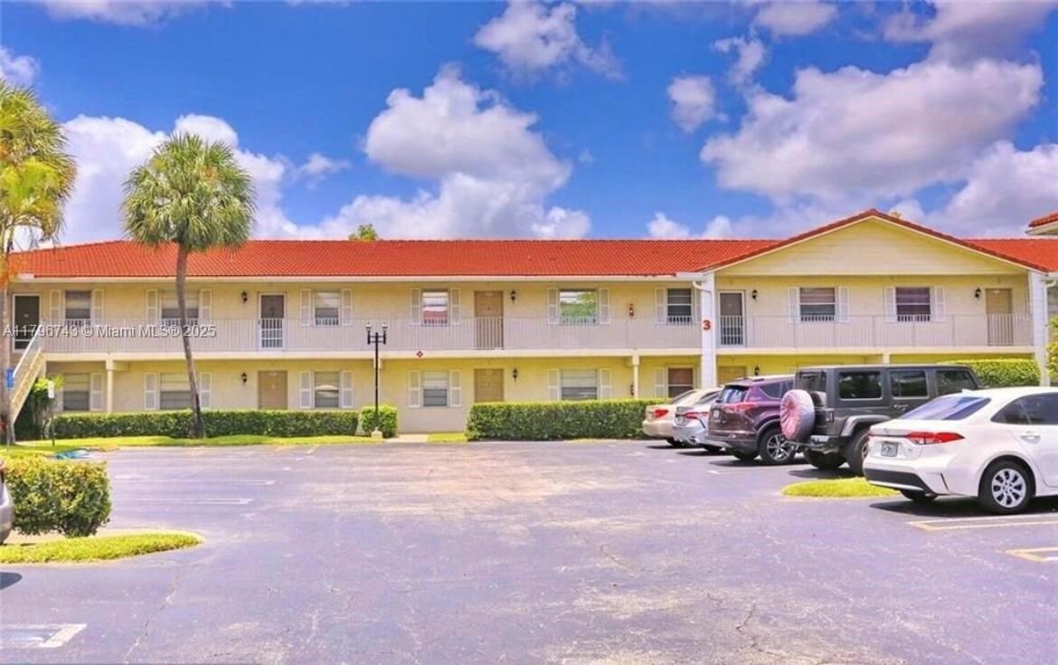 3688 N University Dr H-3, Coral Springs, Broward County, Florida - 2 Bedrooms  
2 Bathrooms - 