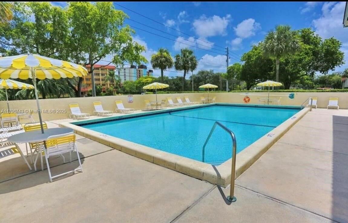 HOLIDAY VILLAGE OF CORAL - Residential
