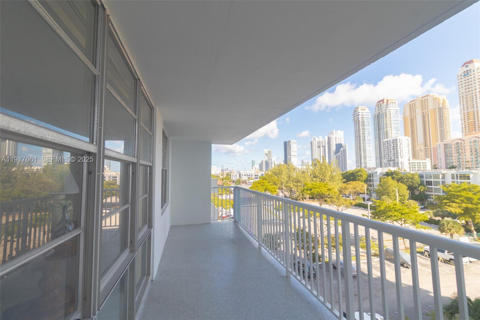 WINSTON TOWERS 400 CONDO - Residential