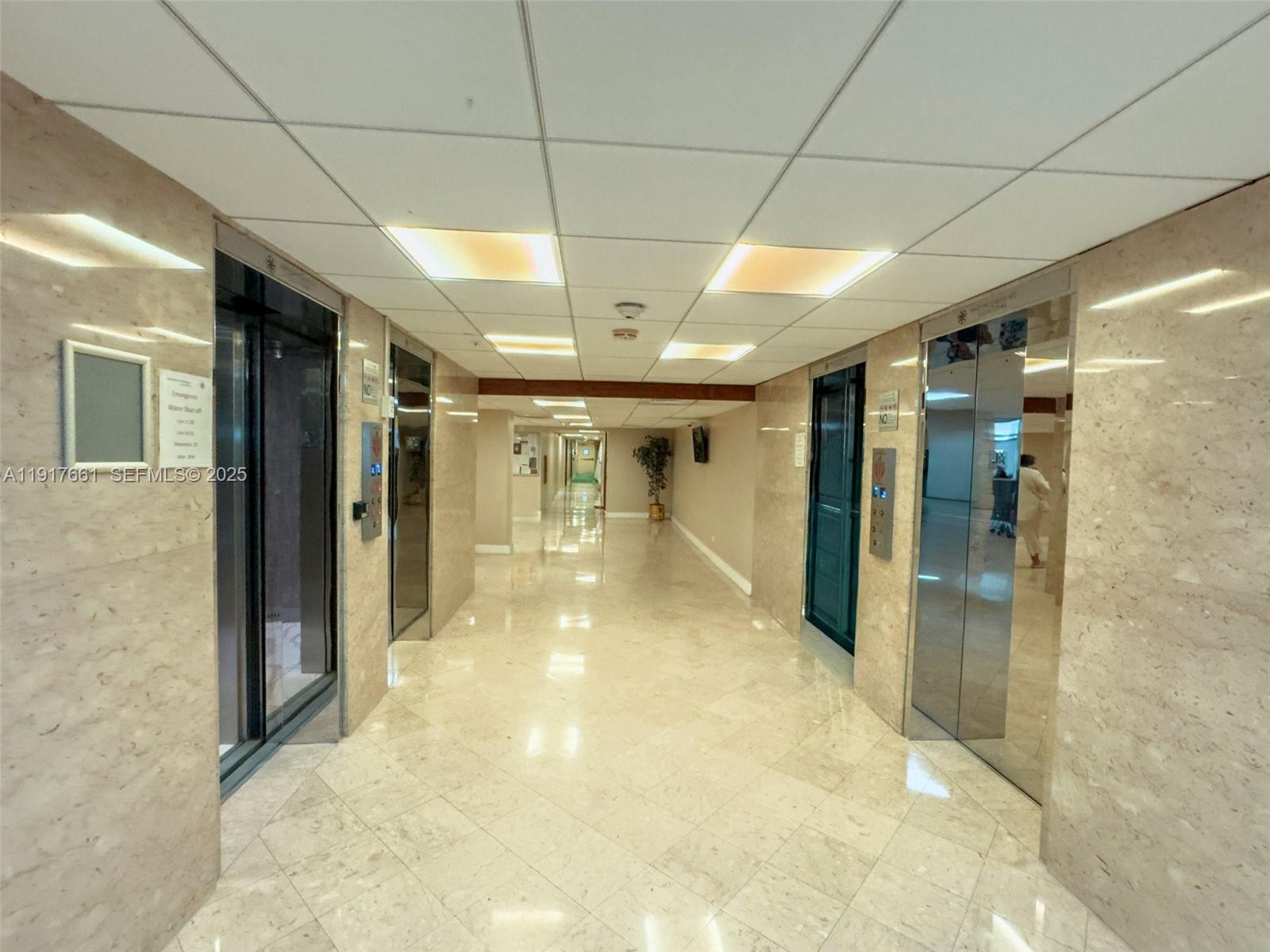 WINSTON TOWERS 400 CONDO - Residential