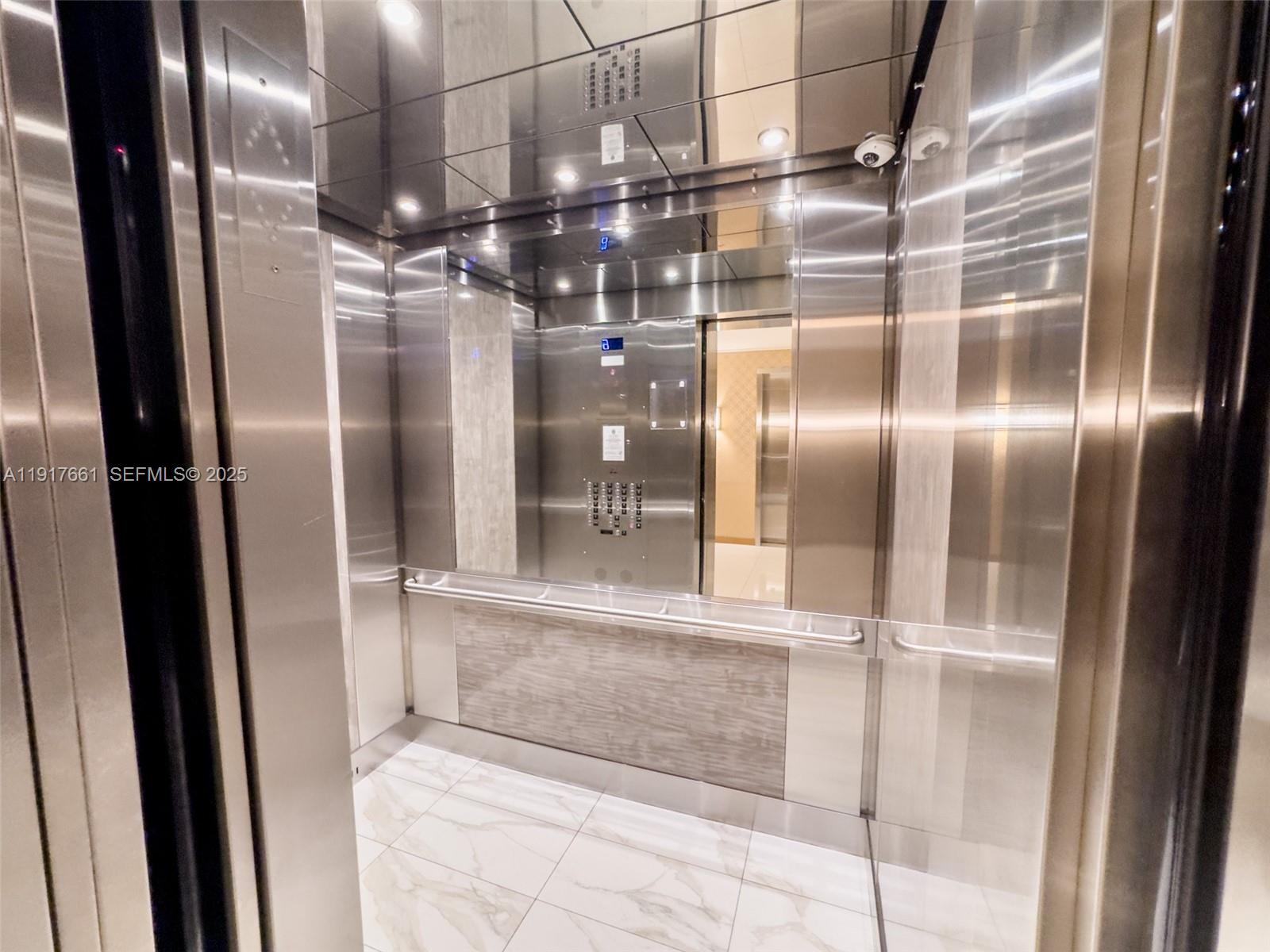 WINSTON TOWERS 400 CONDO - Residential