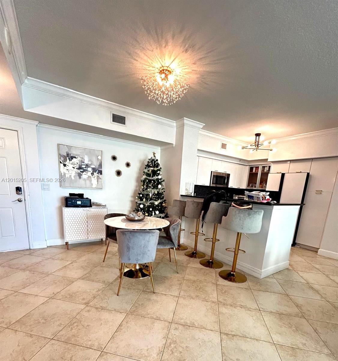 625 Casa Loma Blvd 1009