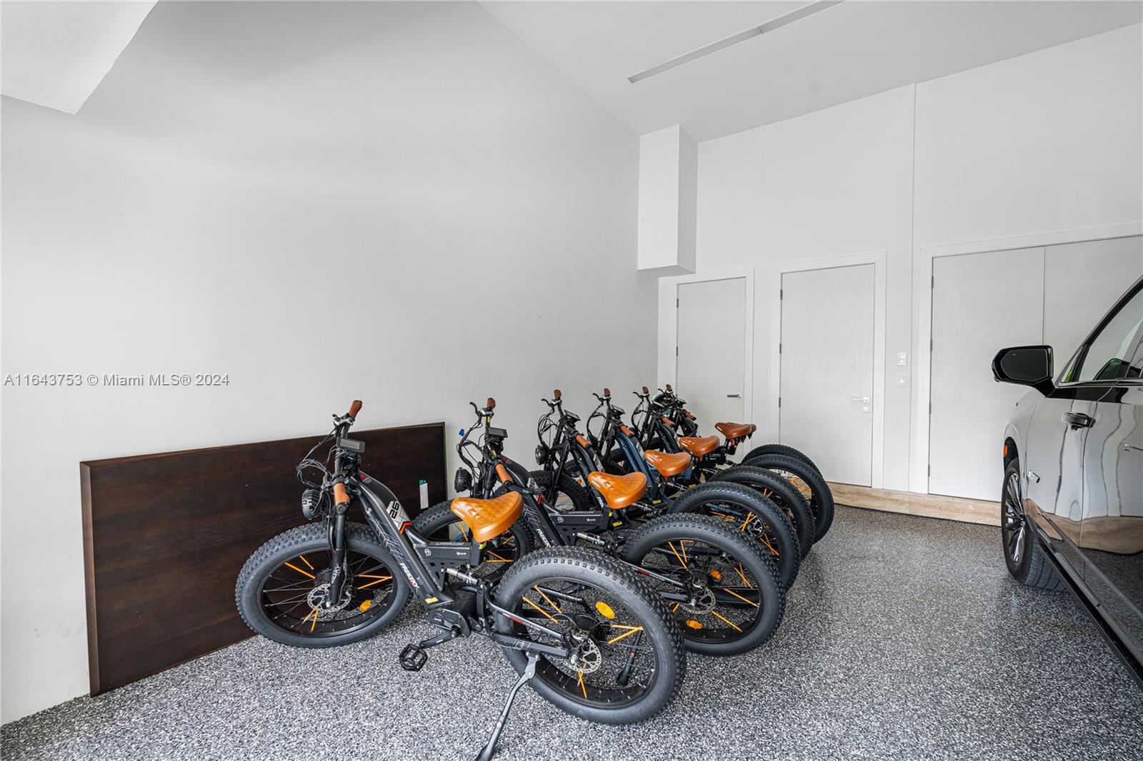 GOLDEN BEACH SEC C - Residential Lease