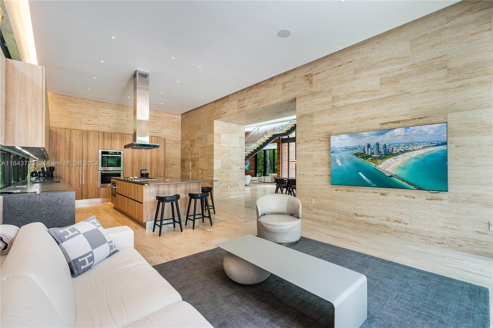 GOLDEN BEACH SEC C - Residential Lease