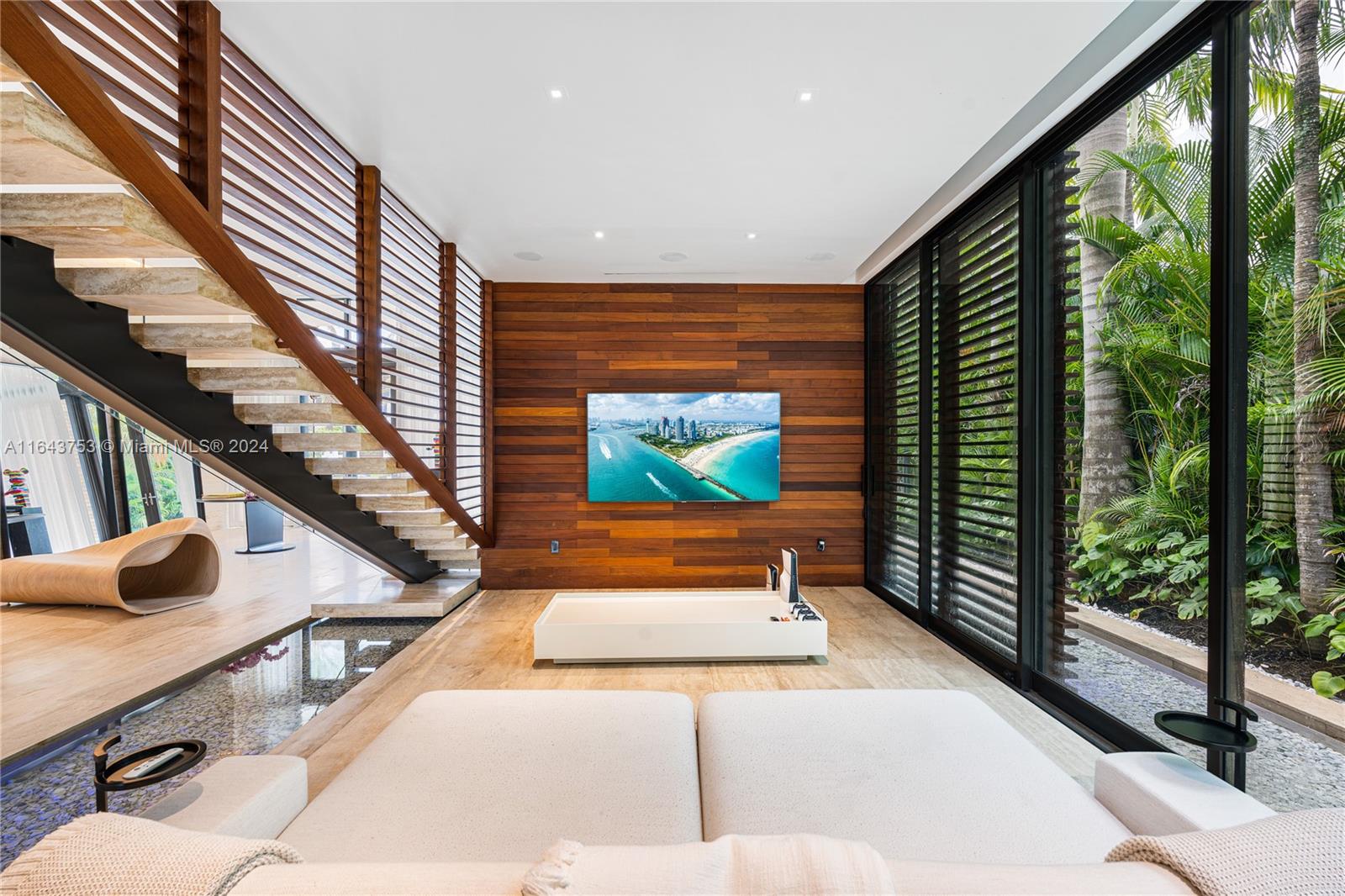 GOLDEN BEACH SEC C - Residential Lease