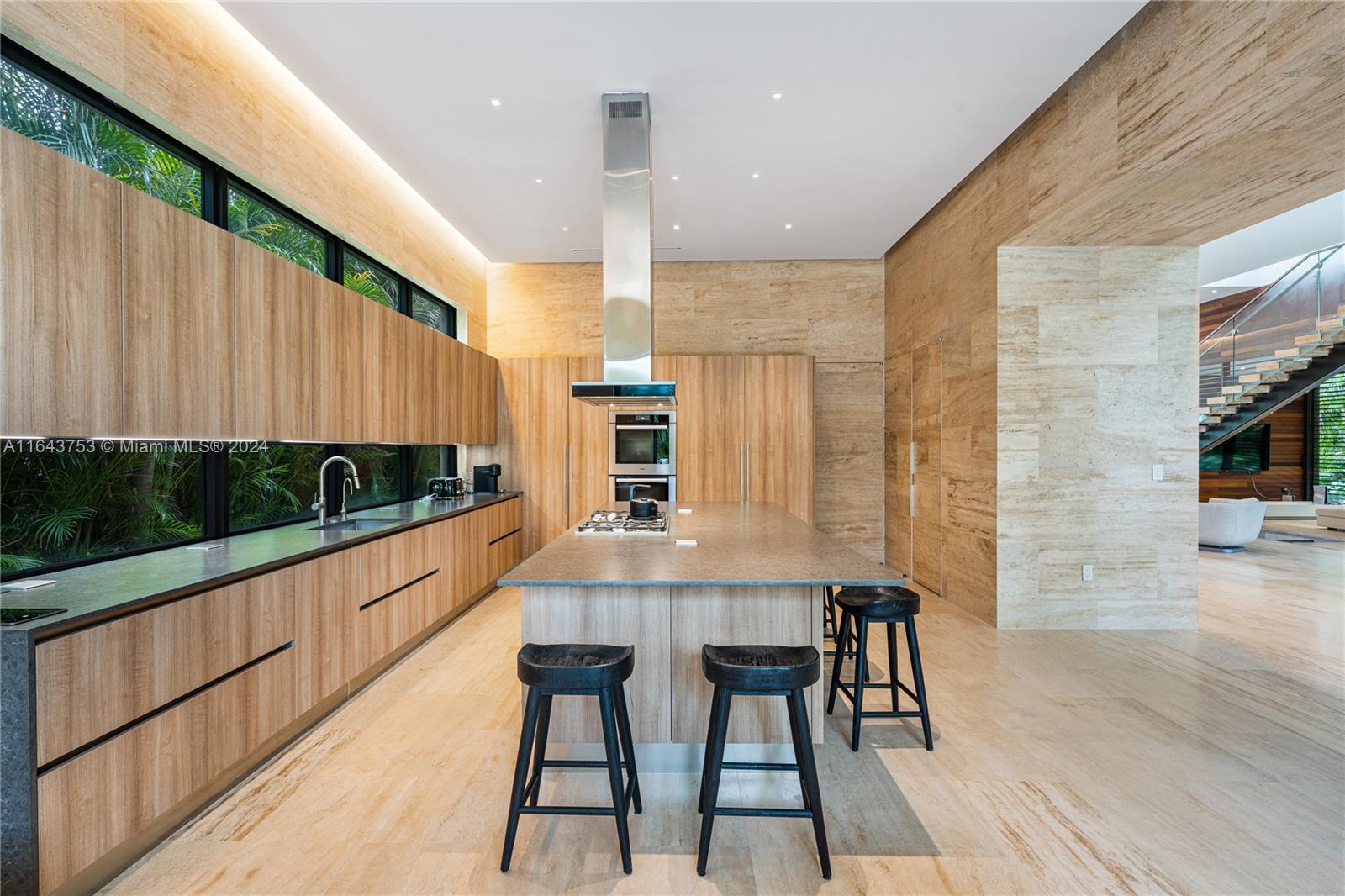GOLDEN BEACH SEC C - Residential Lease