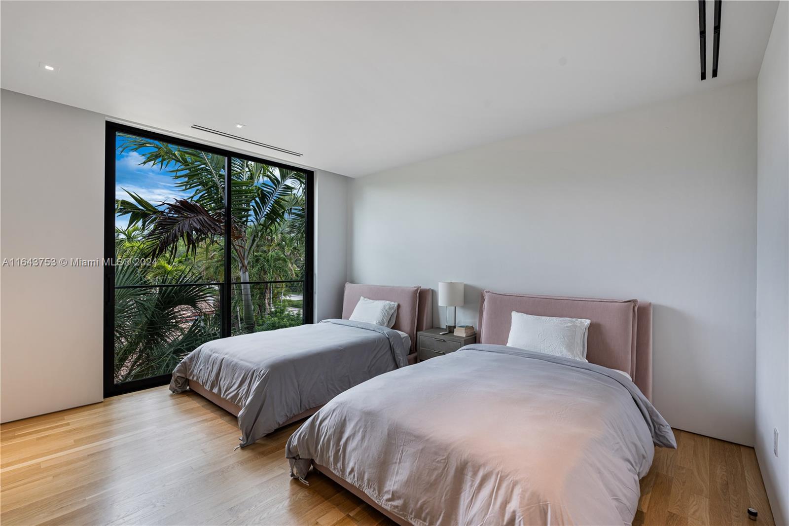 GOLDEN BEACH SEC C - Residential Lease