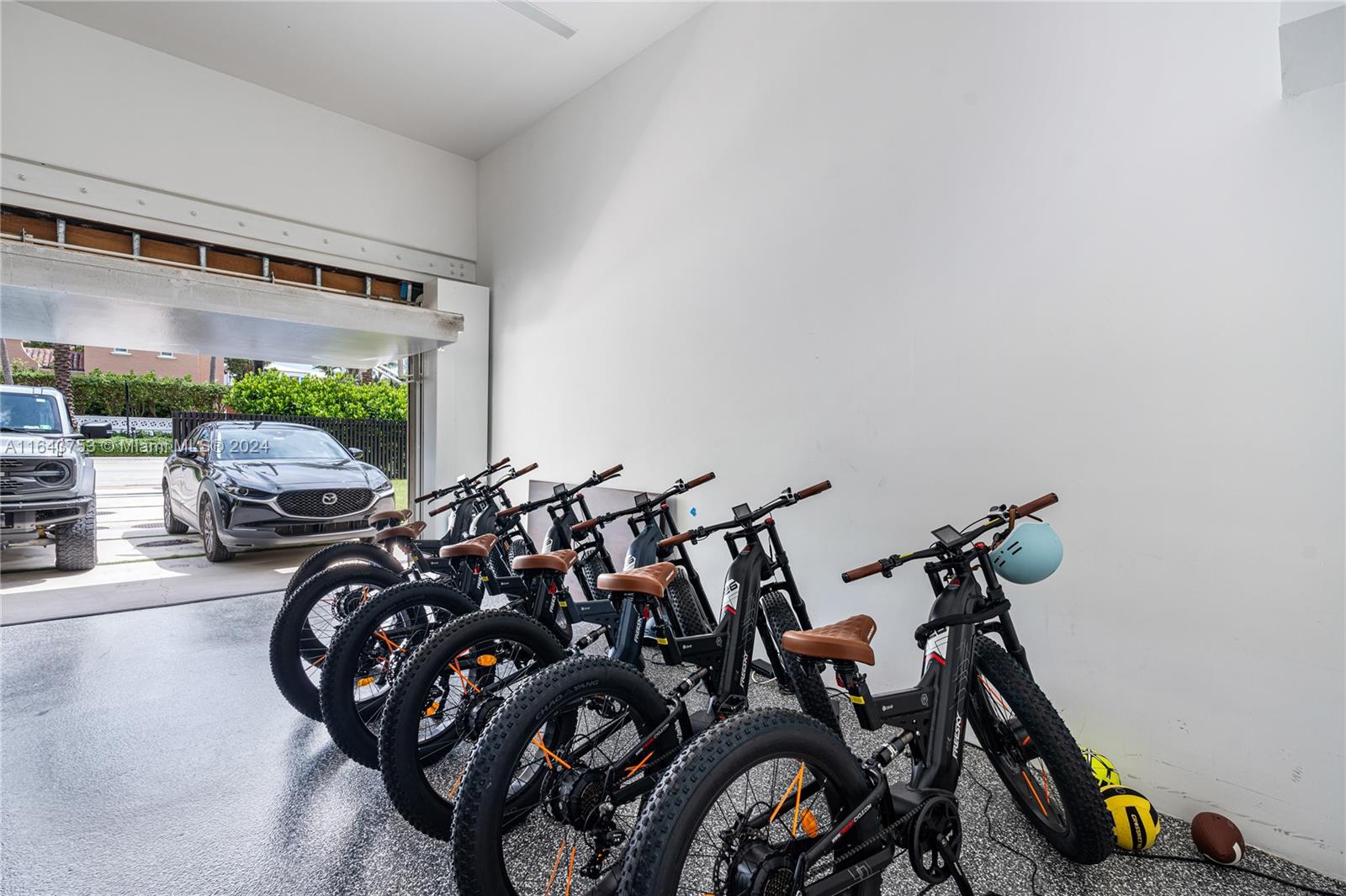 GOLDEN BEACH SEC C - Residential Lease