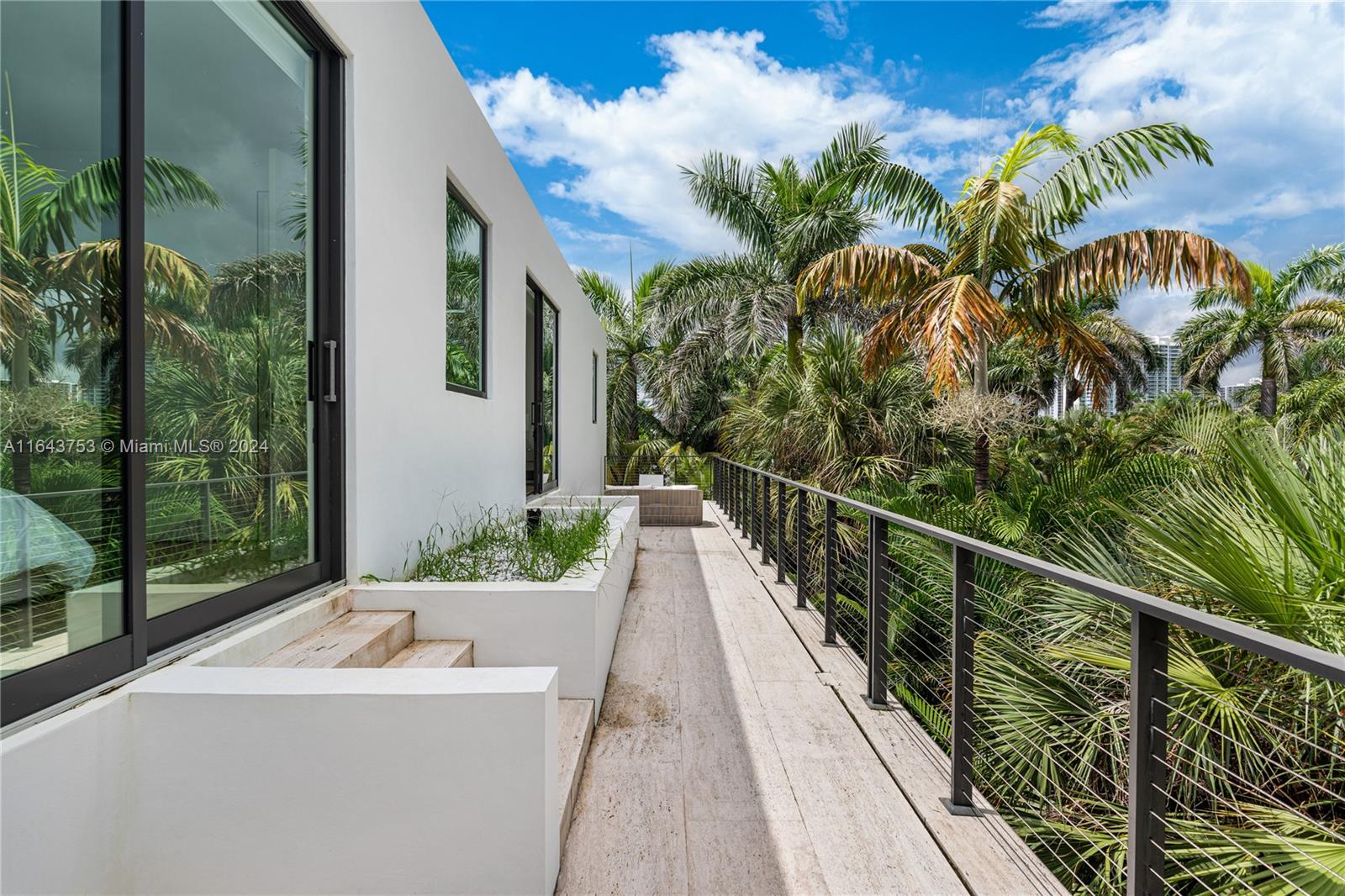 GOLDEN BEACH SEC C - Residential Lease