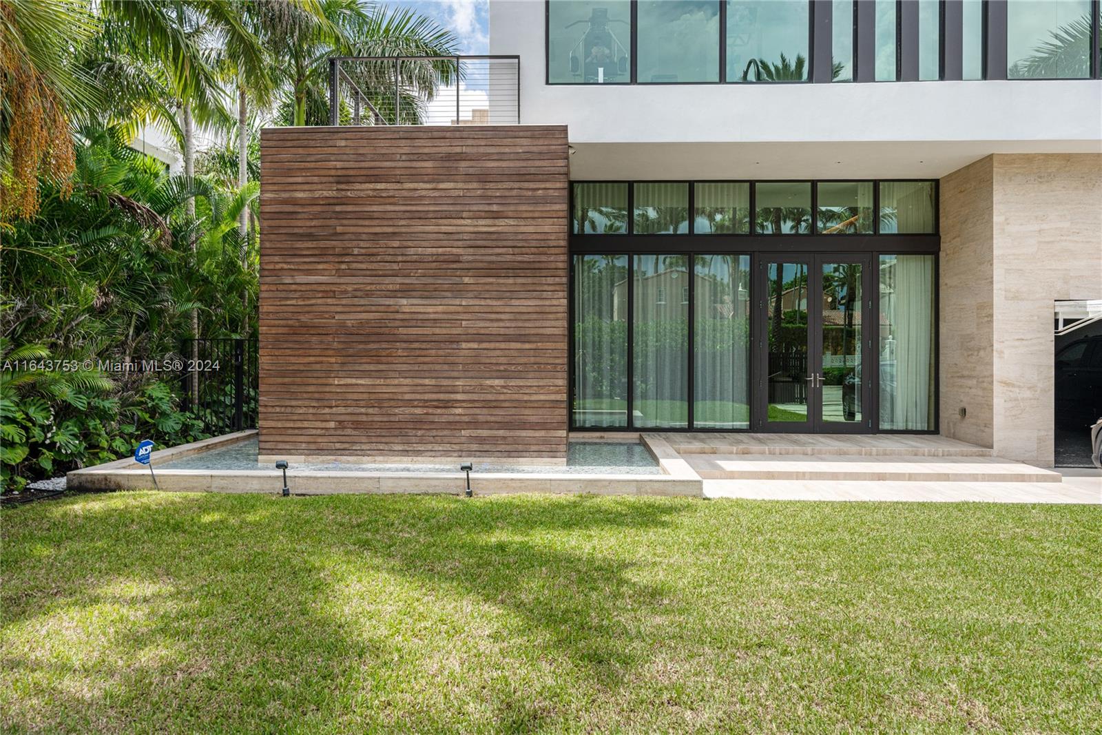GOLDEN BEACH SEC C - Residential Lease
