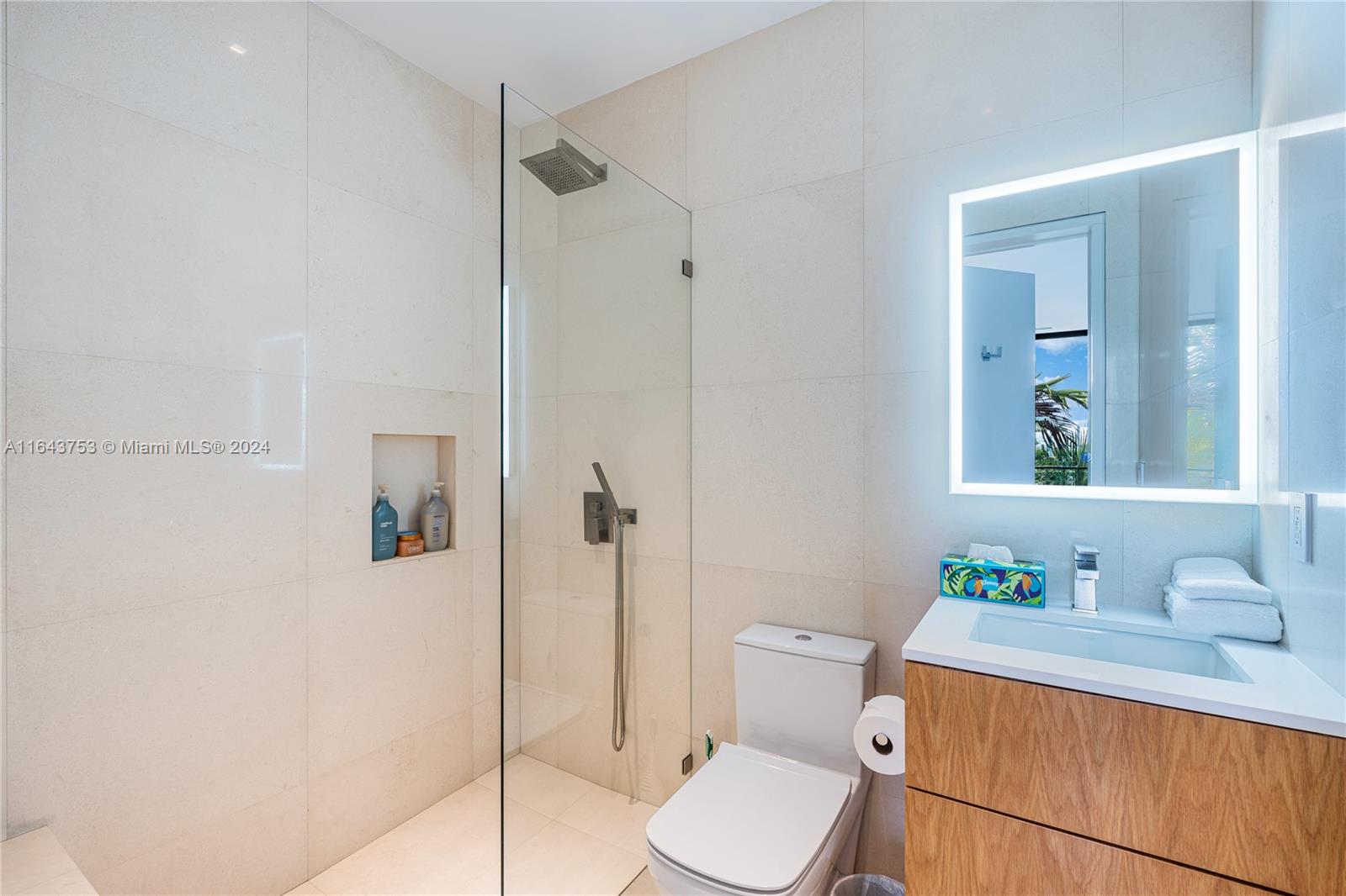 GOLDEN BEACH SEC C - Residential Lease