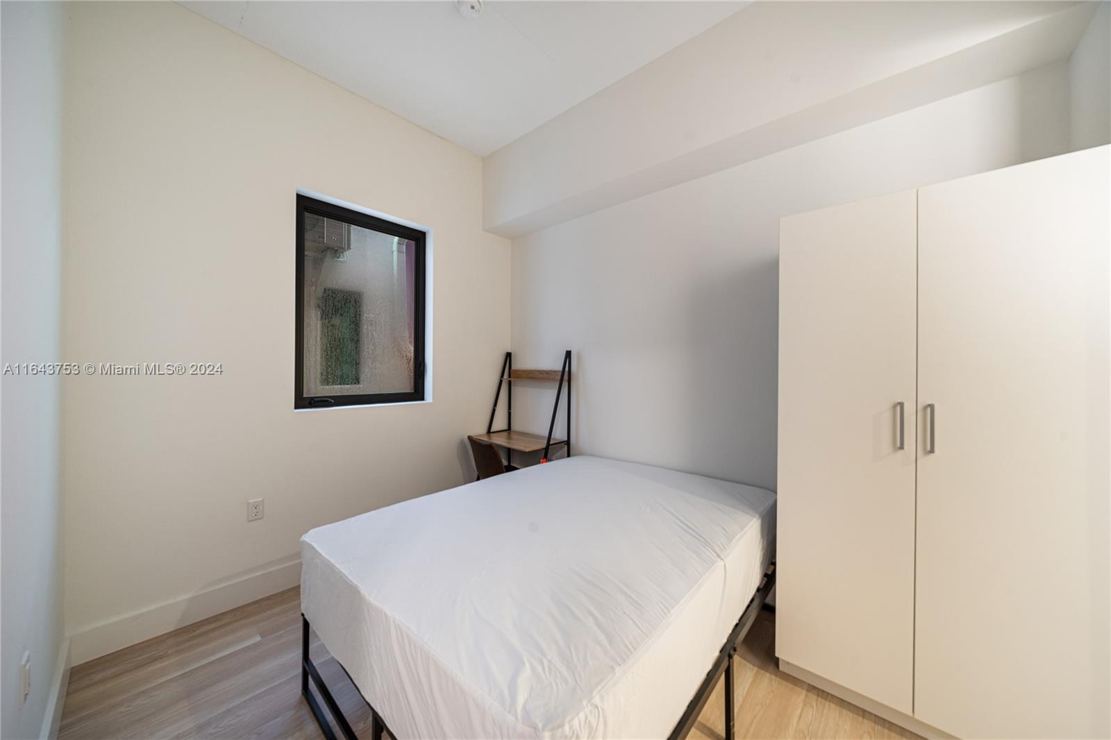 GOLDEN BEACH SEC C - Residential Lease