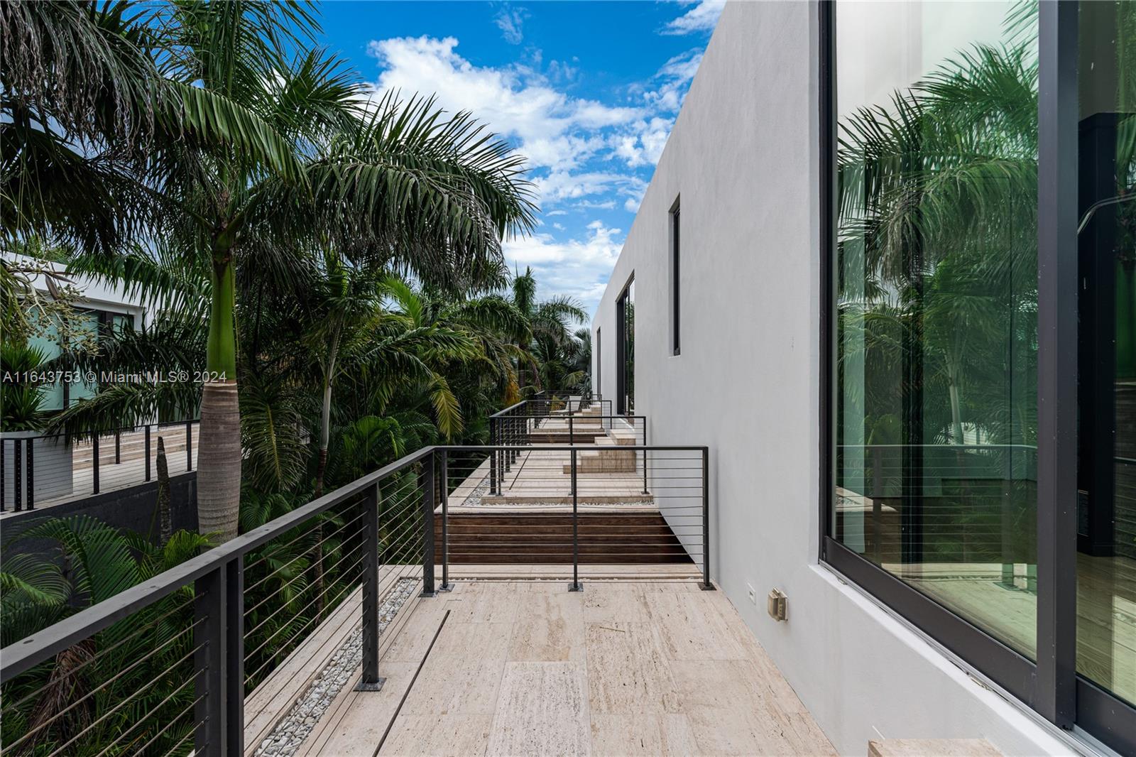 GOLDEN BEACH SEC C - Residential Lease