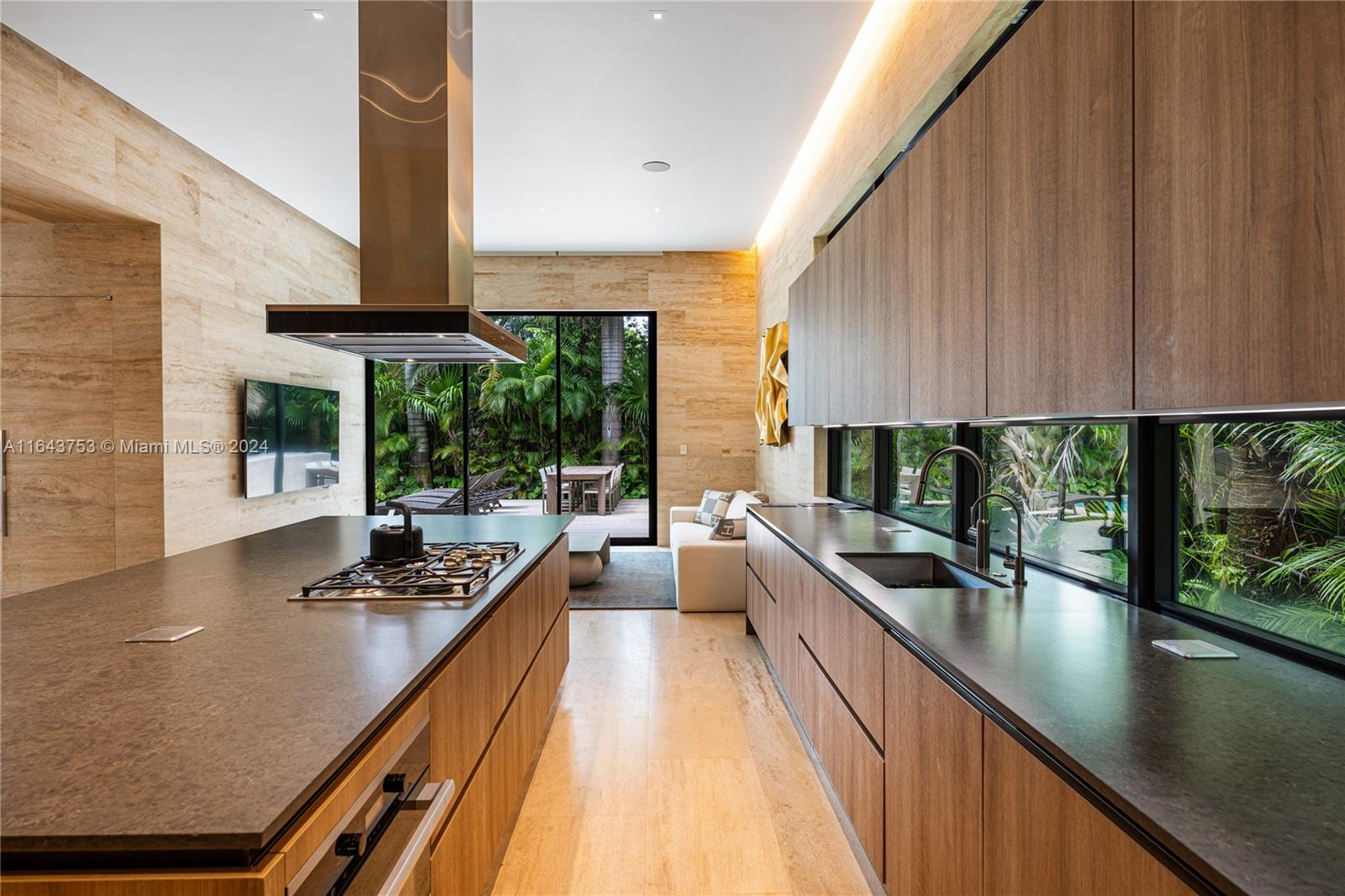 GOLDEN BEACH SEC C - Residential Lease