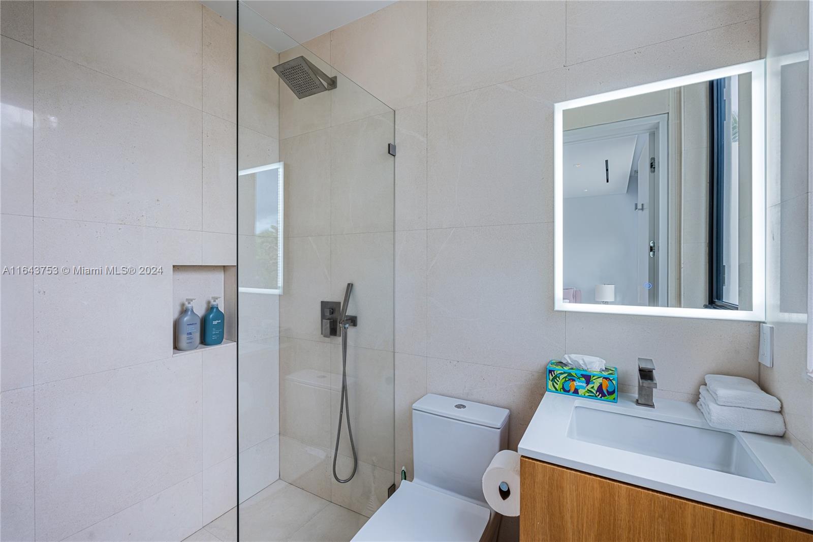 GOLDEN BEACH SEC C - Residential Lease