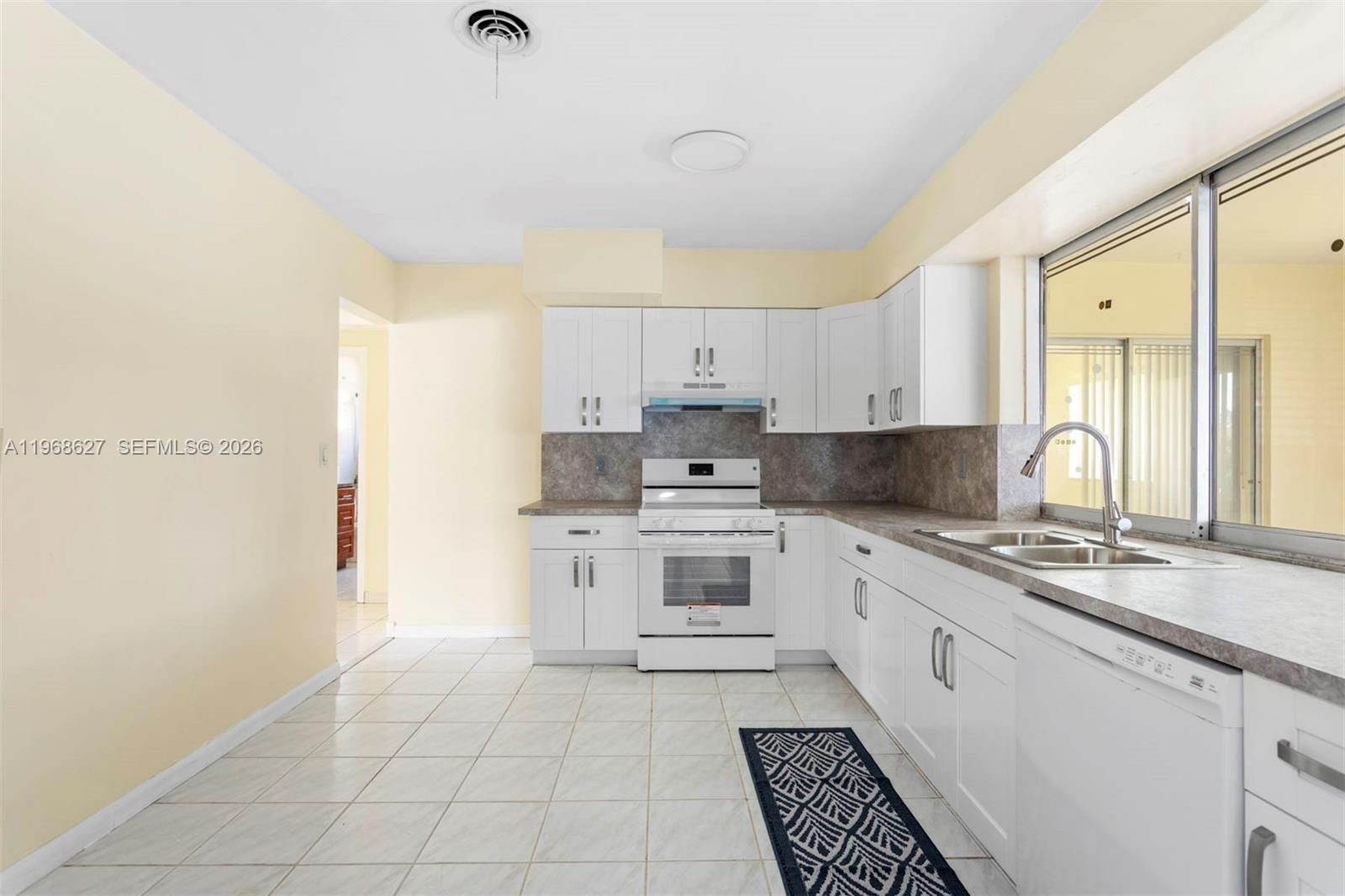 GRIFFING BIS PK EST - Residential Lease