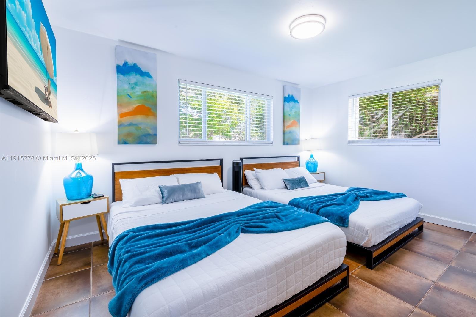 HOLLYWOOD HILLS - Residential Lease