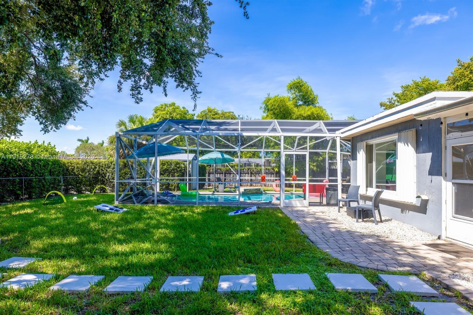 HOLLYWOOD HILLS - Residential Lease