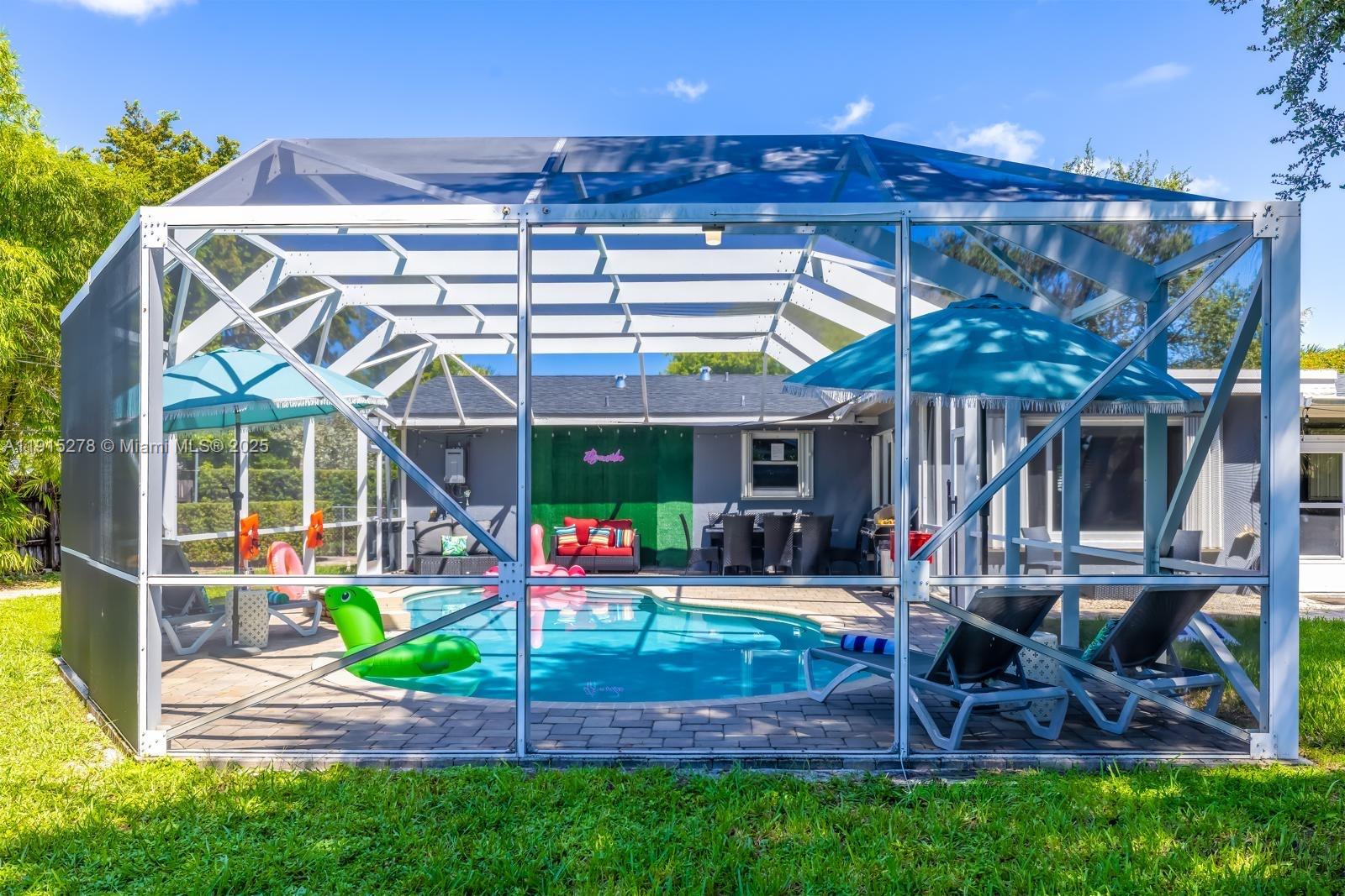 HOLLYWOOD HILLS - Residential Lease