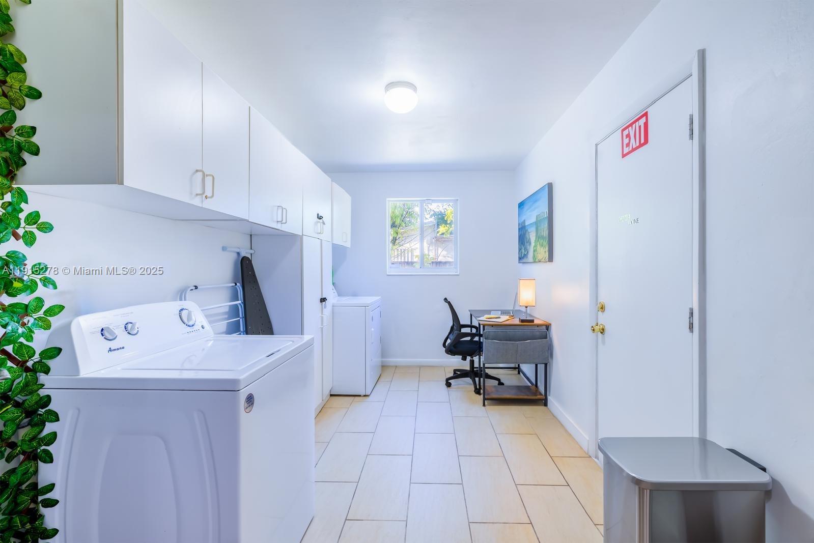 HOLLYWOOD HILLS - Residential Lease