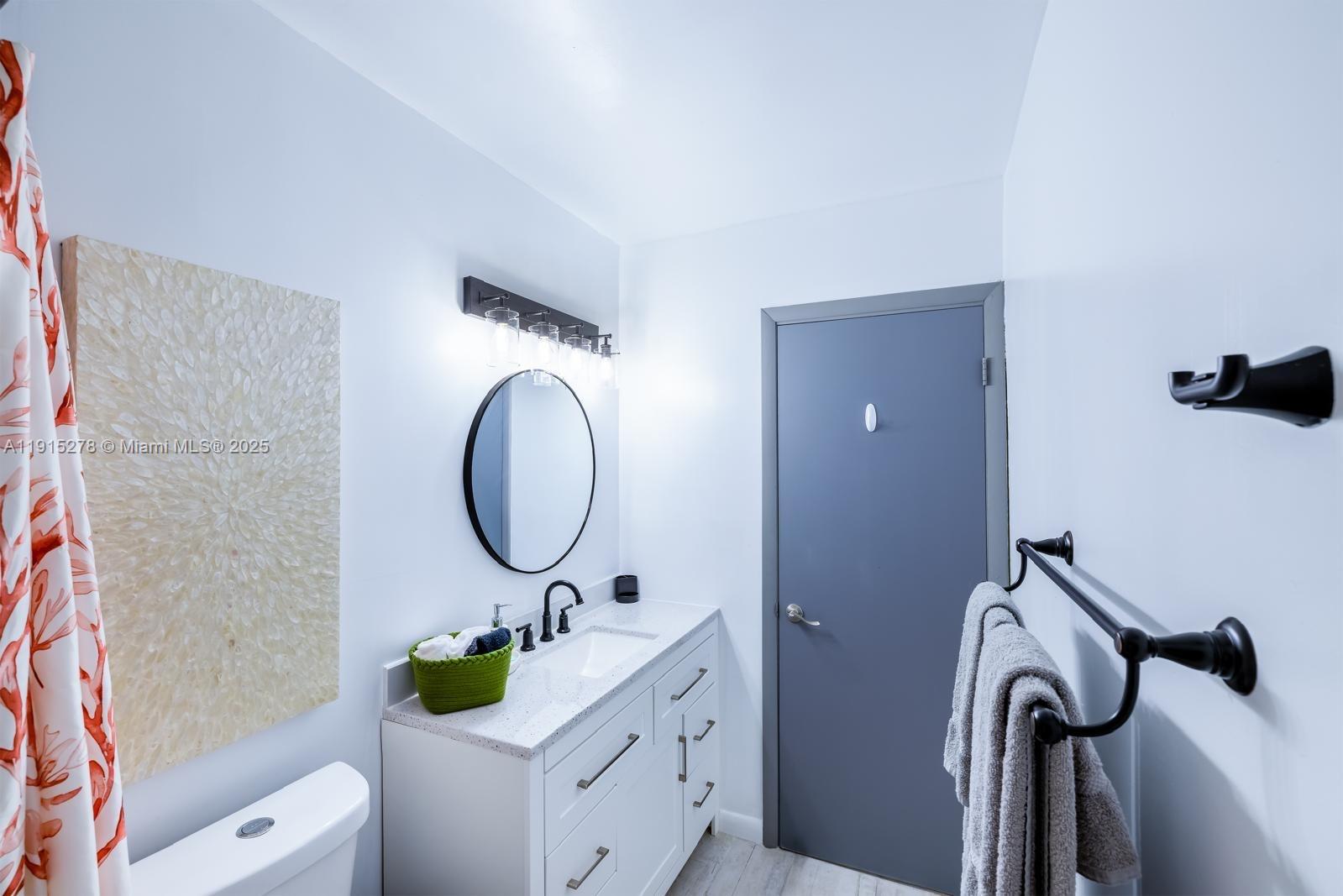 HOLLYWOOD HILLS - Residential Lease