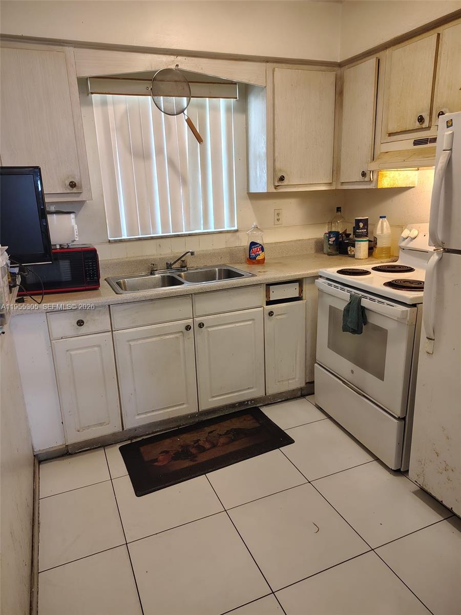 DAVIE BOULEVARD PARK - Residential Income