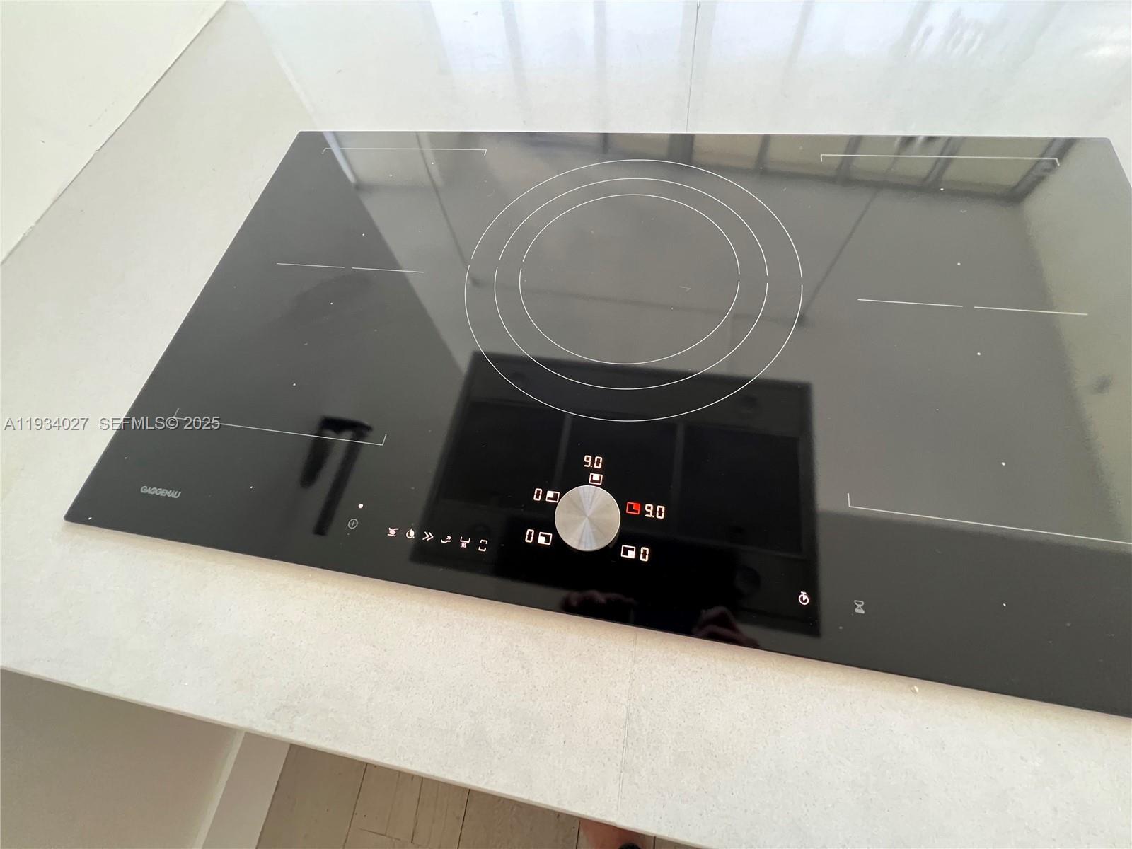 ICON BRICKELL NO TWO - Residential